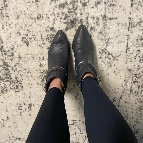 Black Windsor Smith Leather booties - Picture 5 of 16